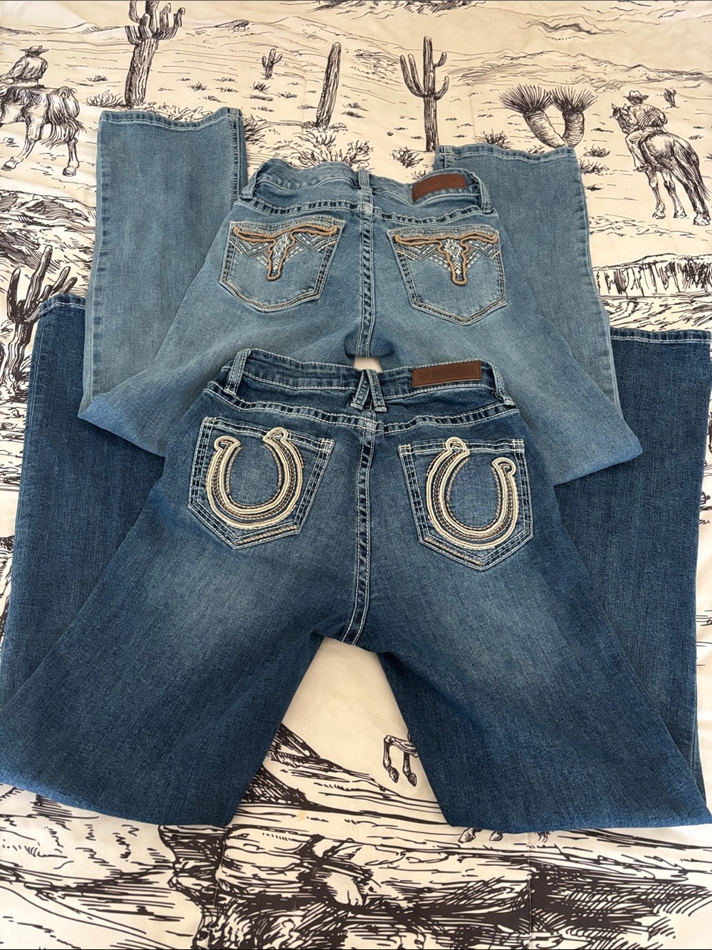 Rock & Roll Cowgirl Blue Denim Jeans with Embroidered Back Pockets